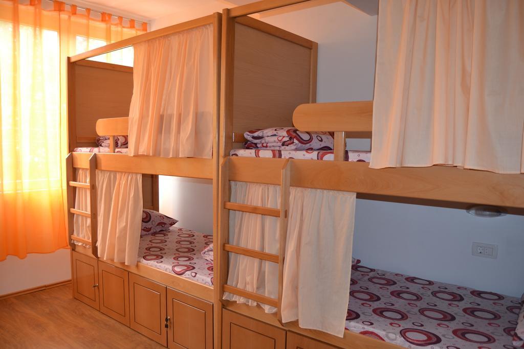 Hostel Valentin 2 Escópia Quarto foto